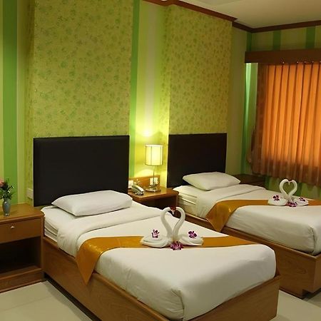 The Rich Hotel Nonthaburi Extérieur photo