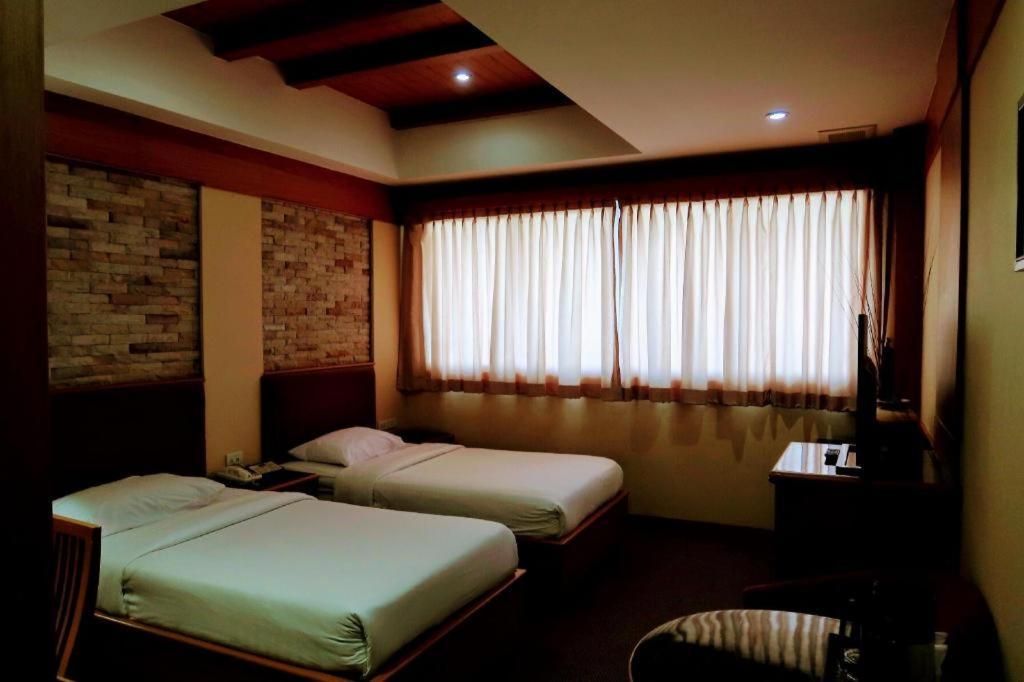 The Rich Hotel Nonthaburi Extérieur photo