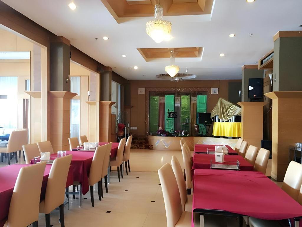 The Rich Hotel Nonthaburi Extérieur photo