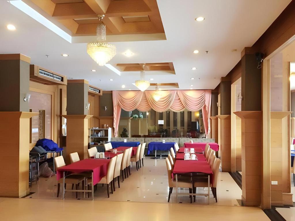 The Rich Hotel Nonthaburi Extérieur photo
