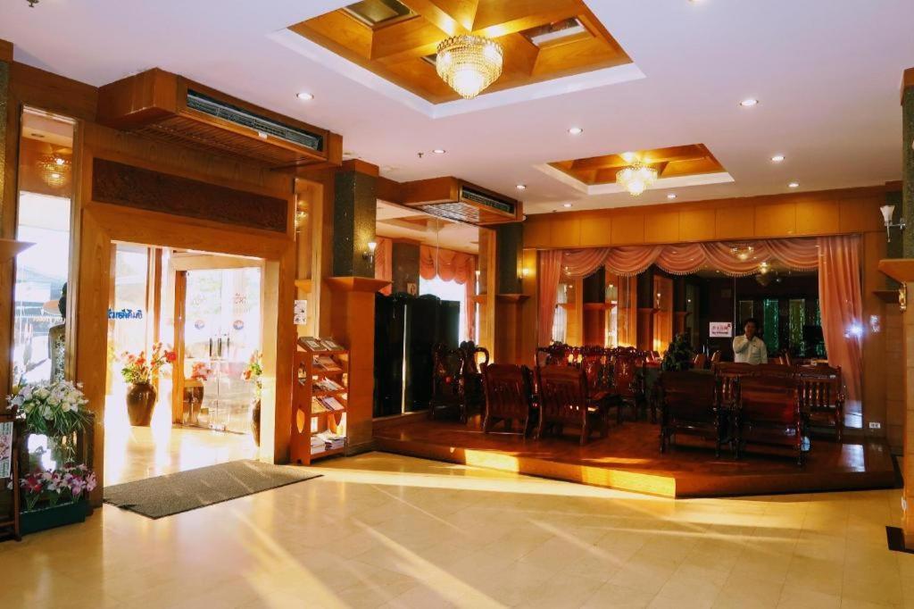The Rich Hotel Nonthaburi Extérieur photo